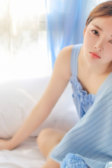 女婴被is炸死